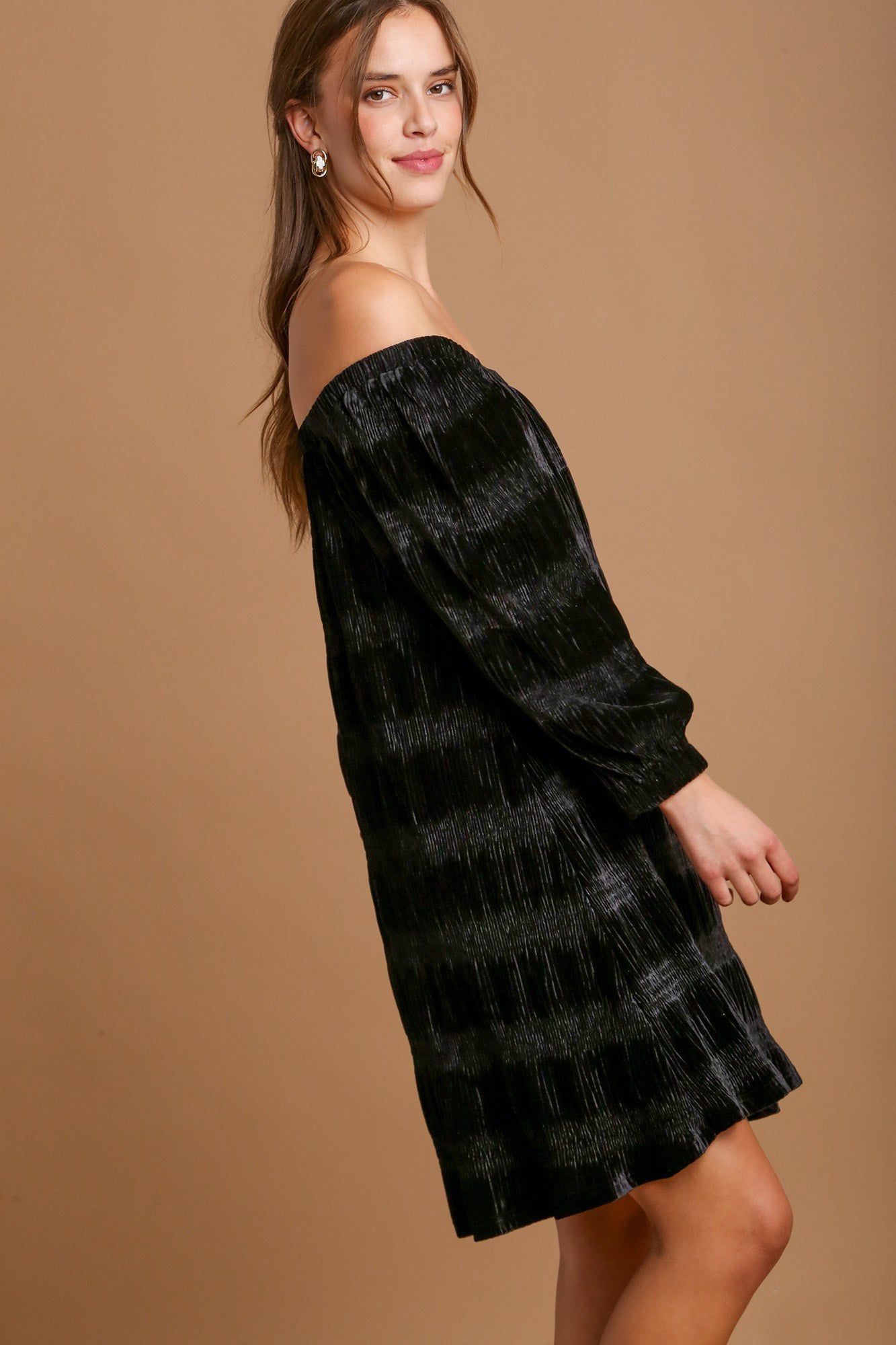Umgee Off Shoulder Balloon Sleeve Velvet Mini Dress