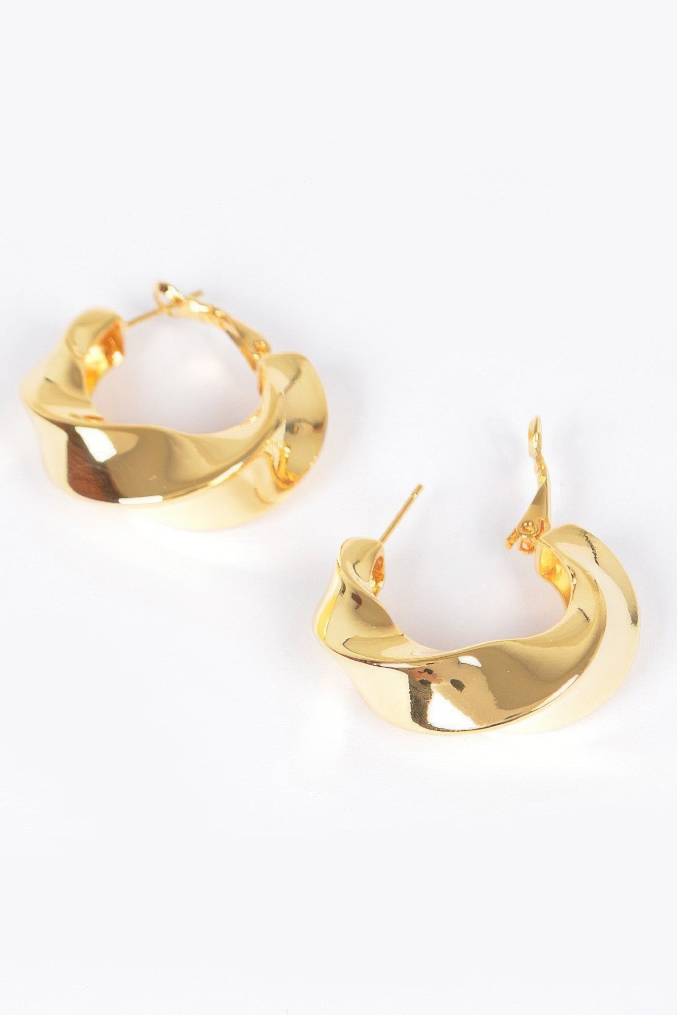 Dreamkue Metal Gold Plated Earring