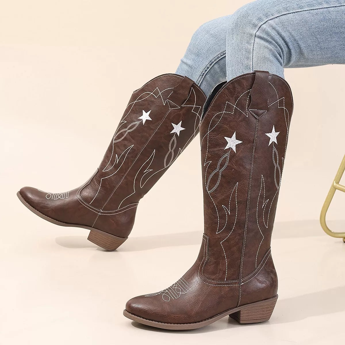 Dreamkue Western Star Embroidered Cowboy Boots – Classic Western Style