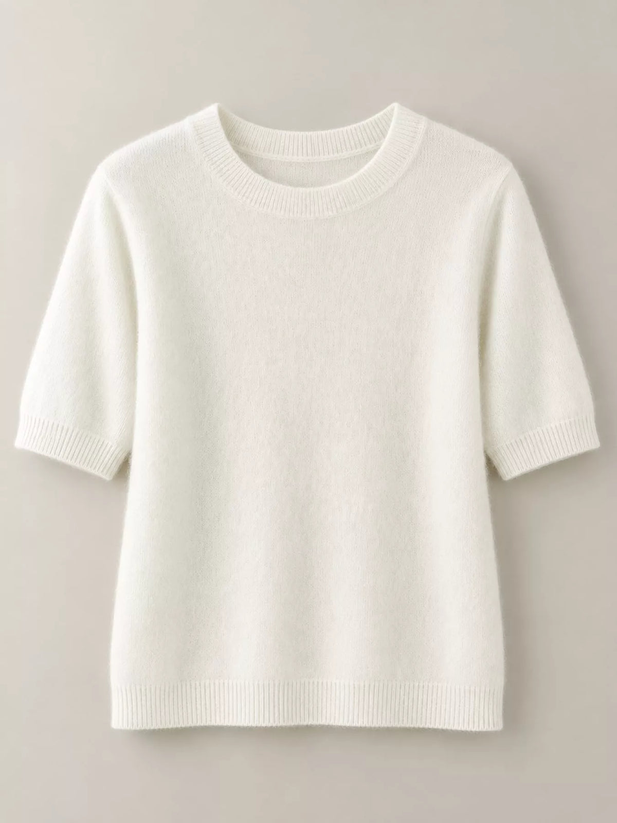 White round-neck short-sleeve sweater with ribbed hem and sleeves