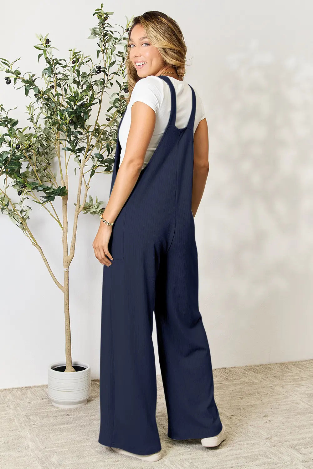 Wide Strap Overalls with Pockets – Relaxed Fit & Everyday Style