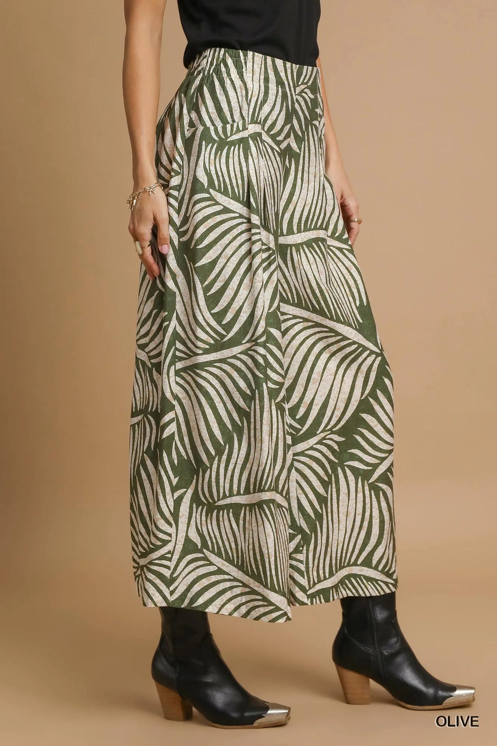Tropical Palm Leaf Culotte Pants – Wide-Leg & Breezy Summer Style