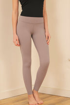 ALAMAE Brushed Nylon High Rise Leggings – Soft, Sleek Active Style