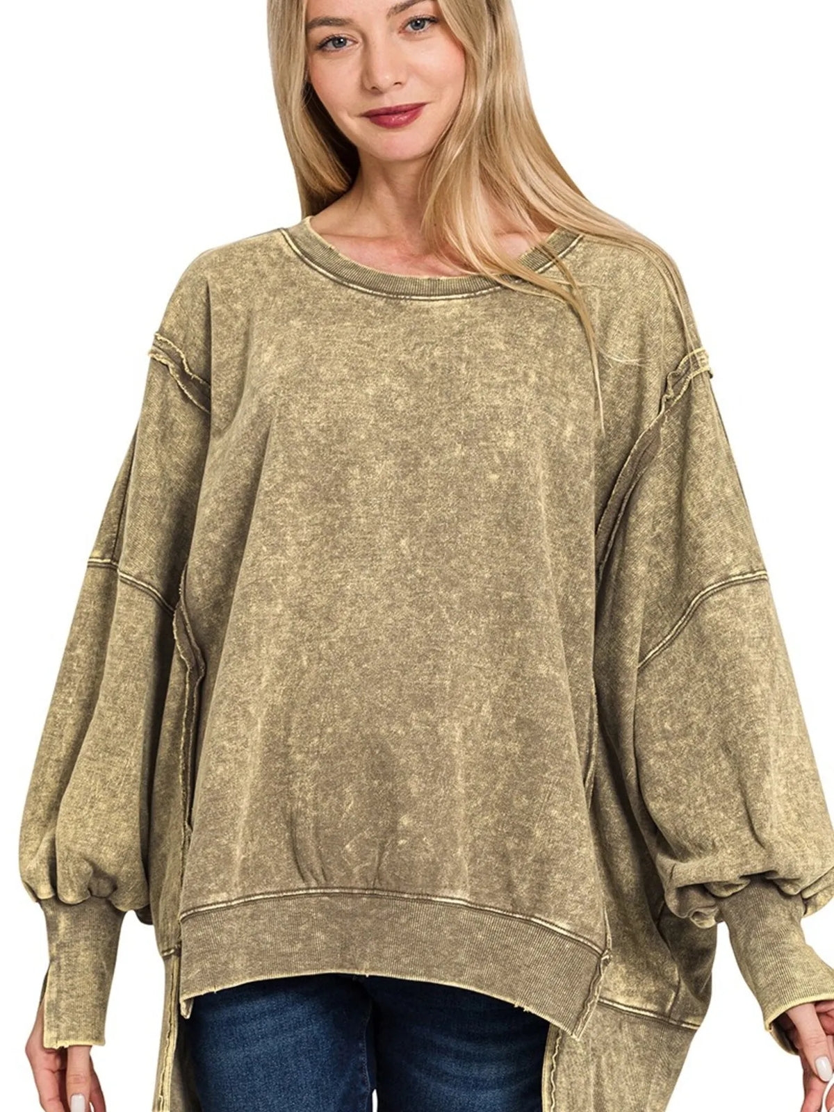 Acid Wash Sweatshirt with Exposed Seams – Trendy High-Low Hem
