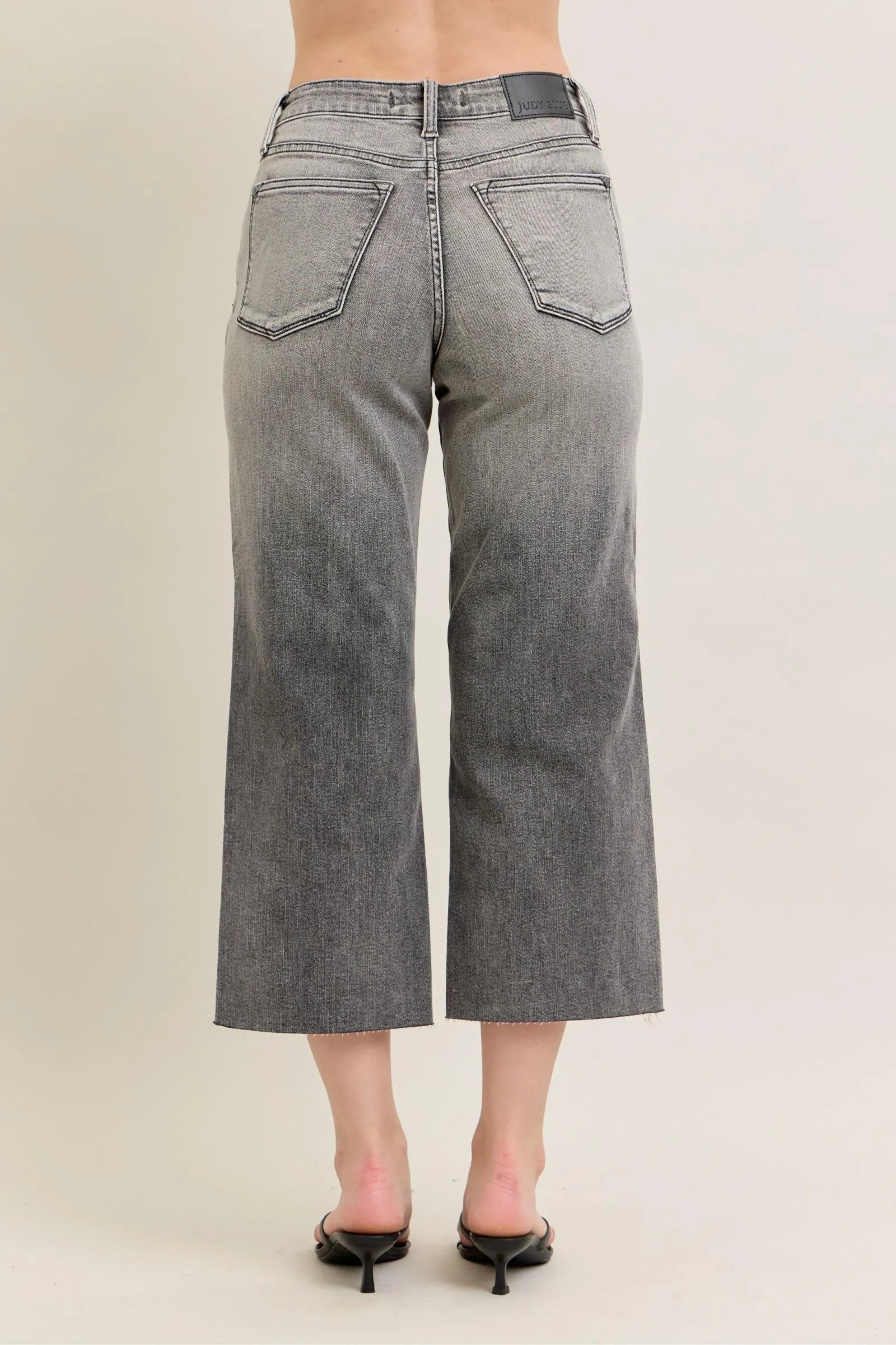 Judy Blue Women's High Waist Wide Leg Capri Jeans Stretch Denim, Casual Summer Style.