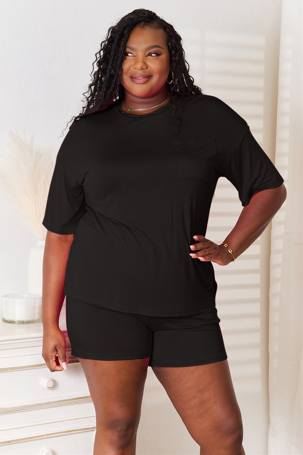 Stretchy Half-Sleeve Top & Shorts Set – Comfy, Flattering & Versatile