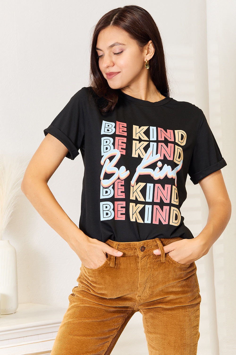 Slogan Graphic Cuffed T-Shirt – Trendy Statement Tee for Women