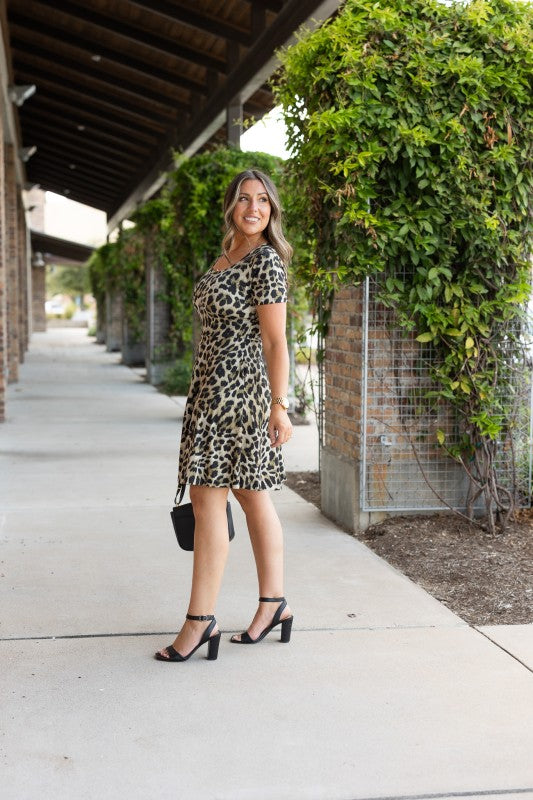 The Layla Leopard Dress – Bold, Chic Style with Effortless Elegance
