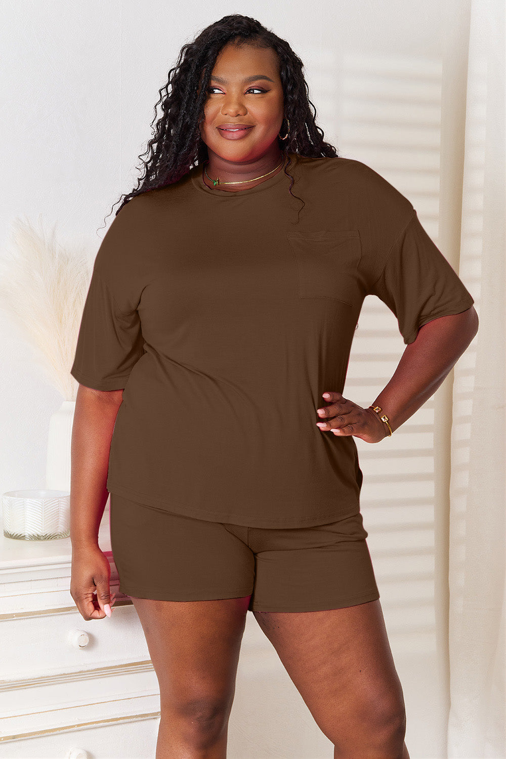 Stretchy Half-Sleeve Top & Shorts Set – Comfy, Flattering & Versatile