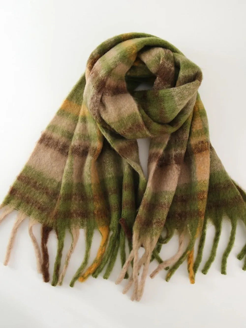 Fringe Plaid Polyester Scarf – Cozy Classic Winter Wrap