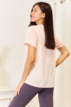 "BE KIND" Graphic T-Shirt – Uplifting, Stylish & Message-Driven