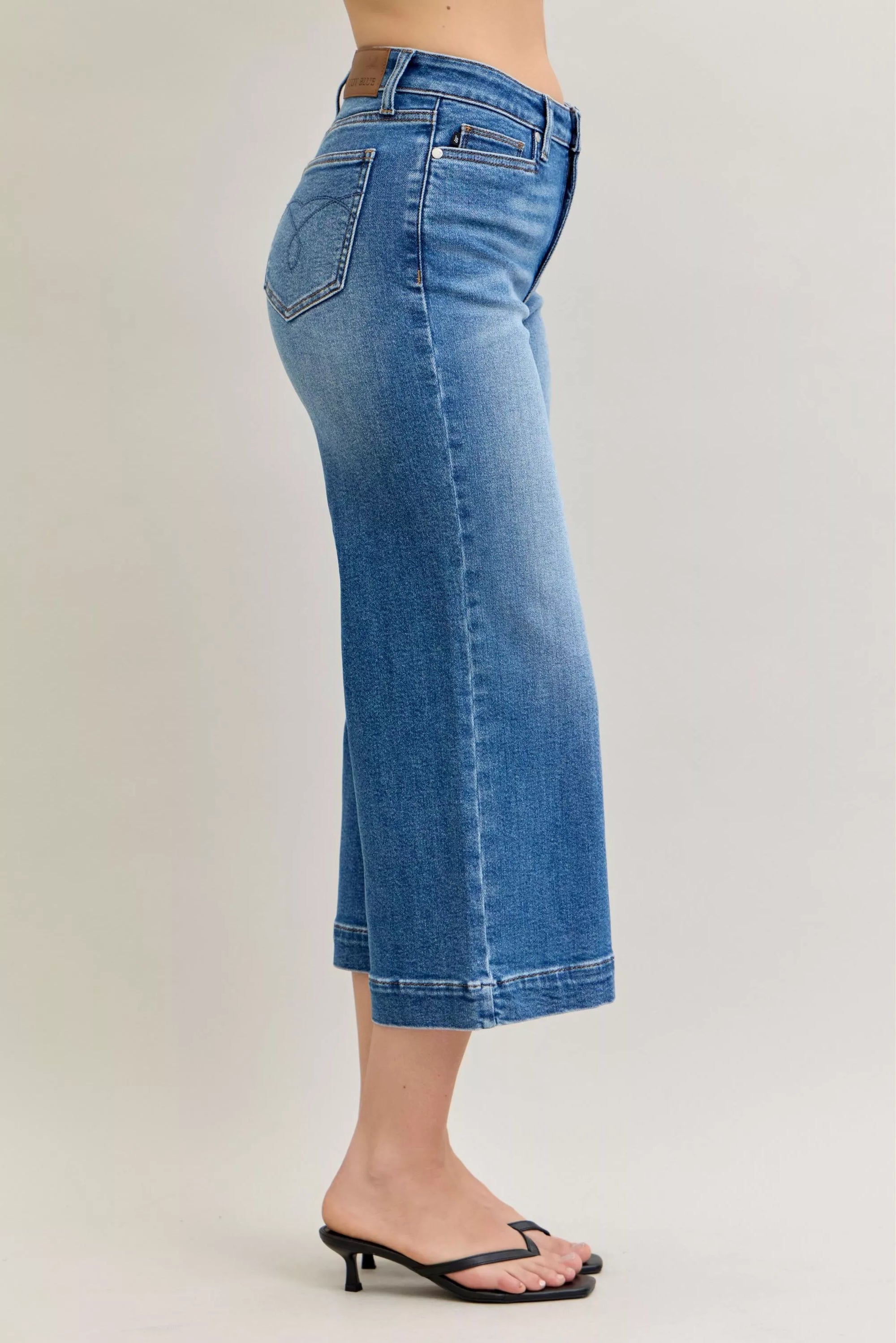 Judy Blue Mid Rise Crop Wide Leg Jeans – Trendy Modern Fit