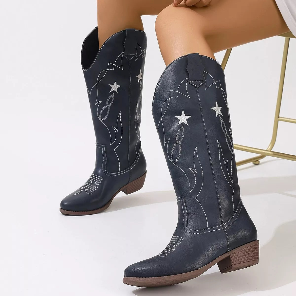 Dreamkue Western Star Embroidered Cowboy Boots – Classic Western Style