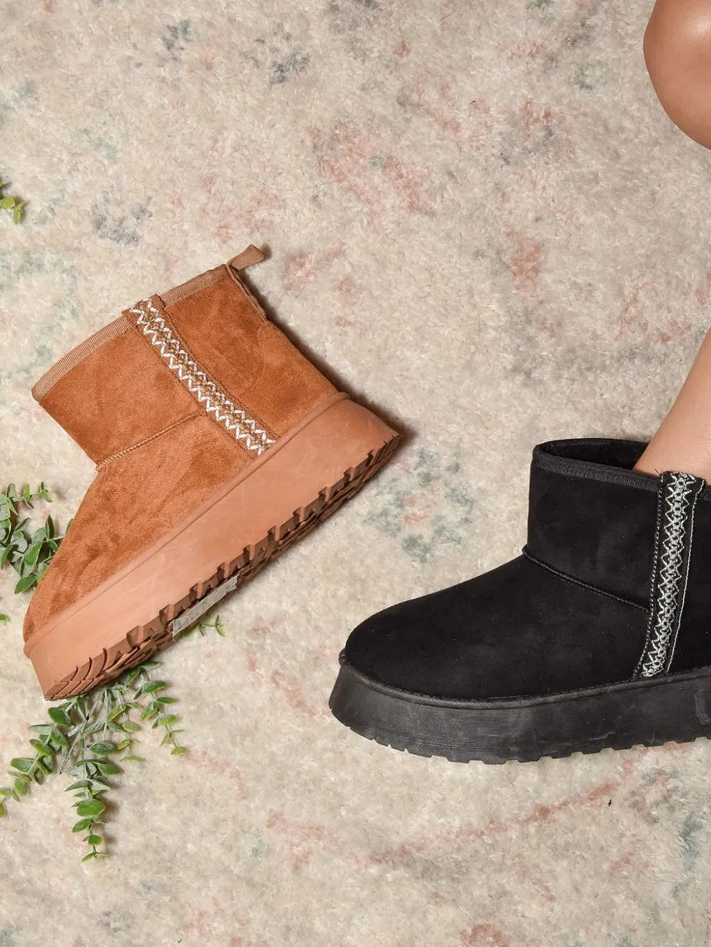 Round Toe Platform Boots – Stylish Elevated Comfort Footwear