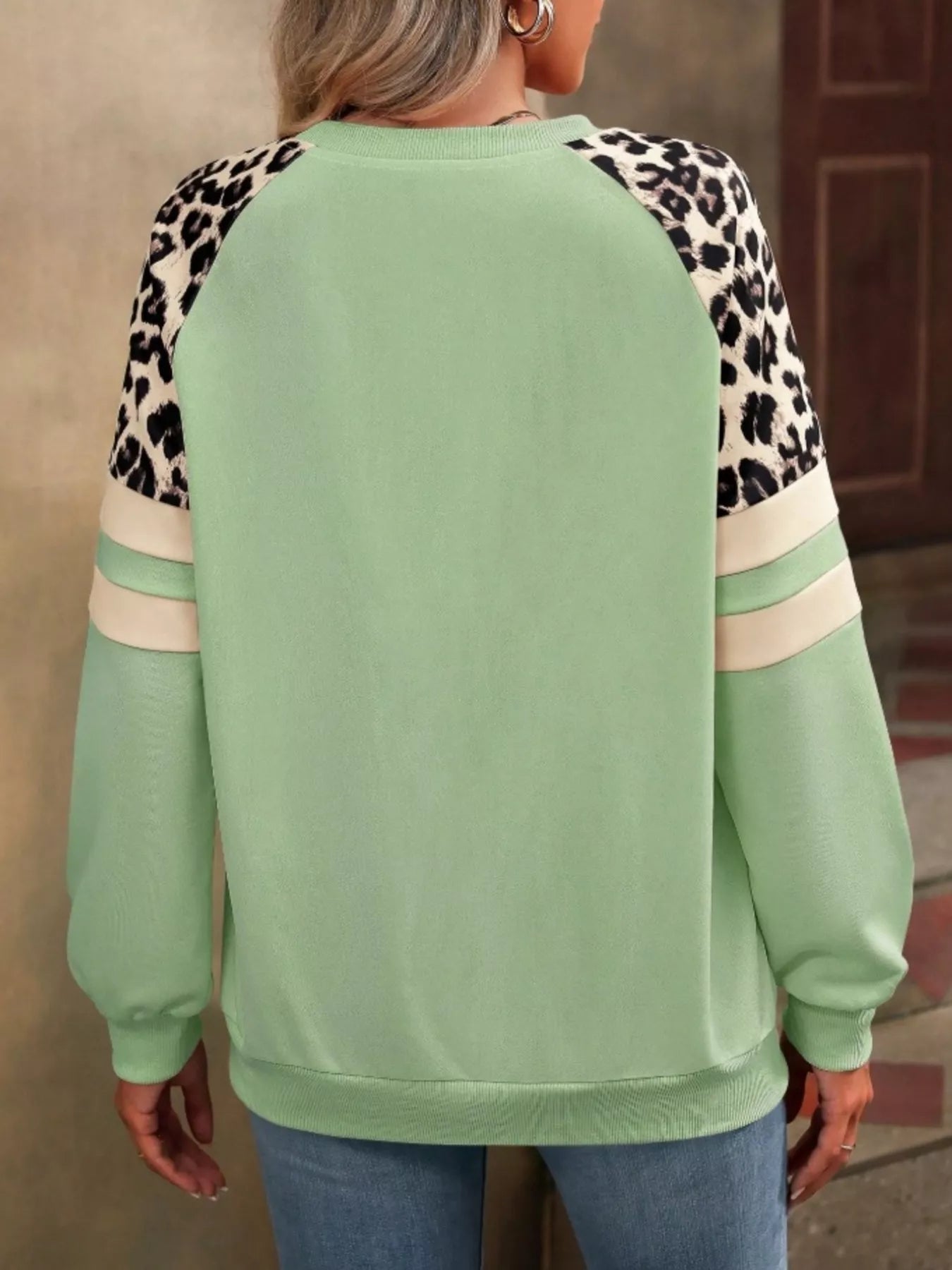 Leopard Round Neck Raglan Sleeve Sweatshirt – Trendy Casual Style
