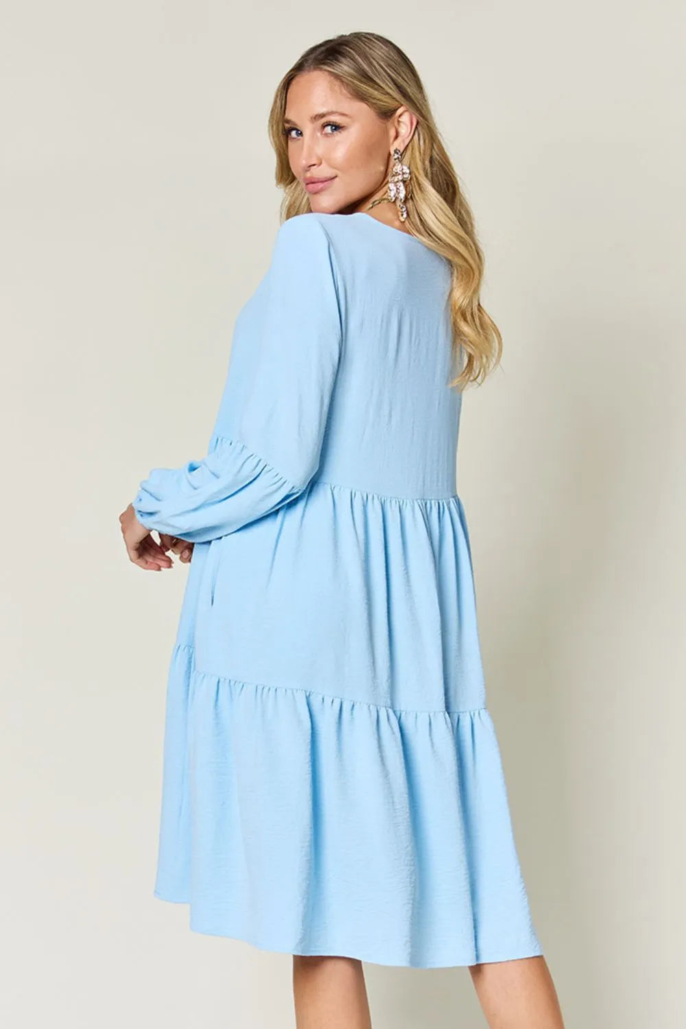 V-Neck Balloon Sleeve Tiered Dress – Flowy, Chic & With Pockets