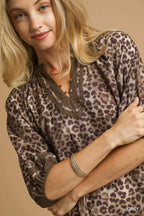 Leopard Print Mini Dress with Contrast Trim – Bold Chic Statement