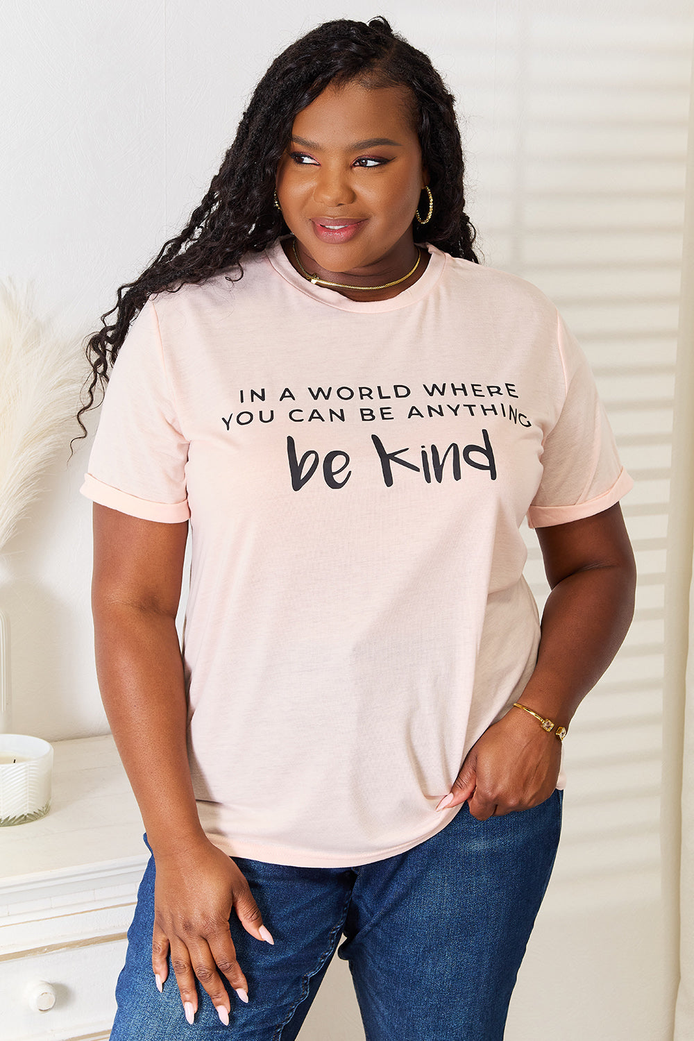 Slogan Graphic Cuffed T-Shirt – Trendy Statement Tee for Women