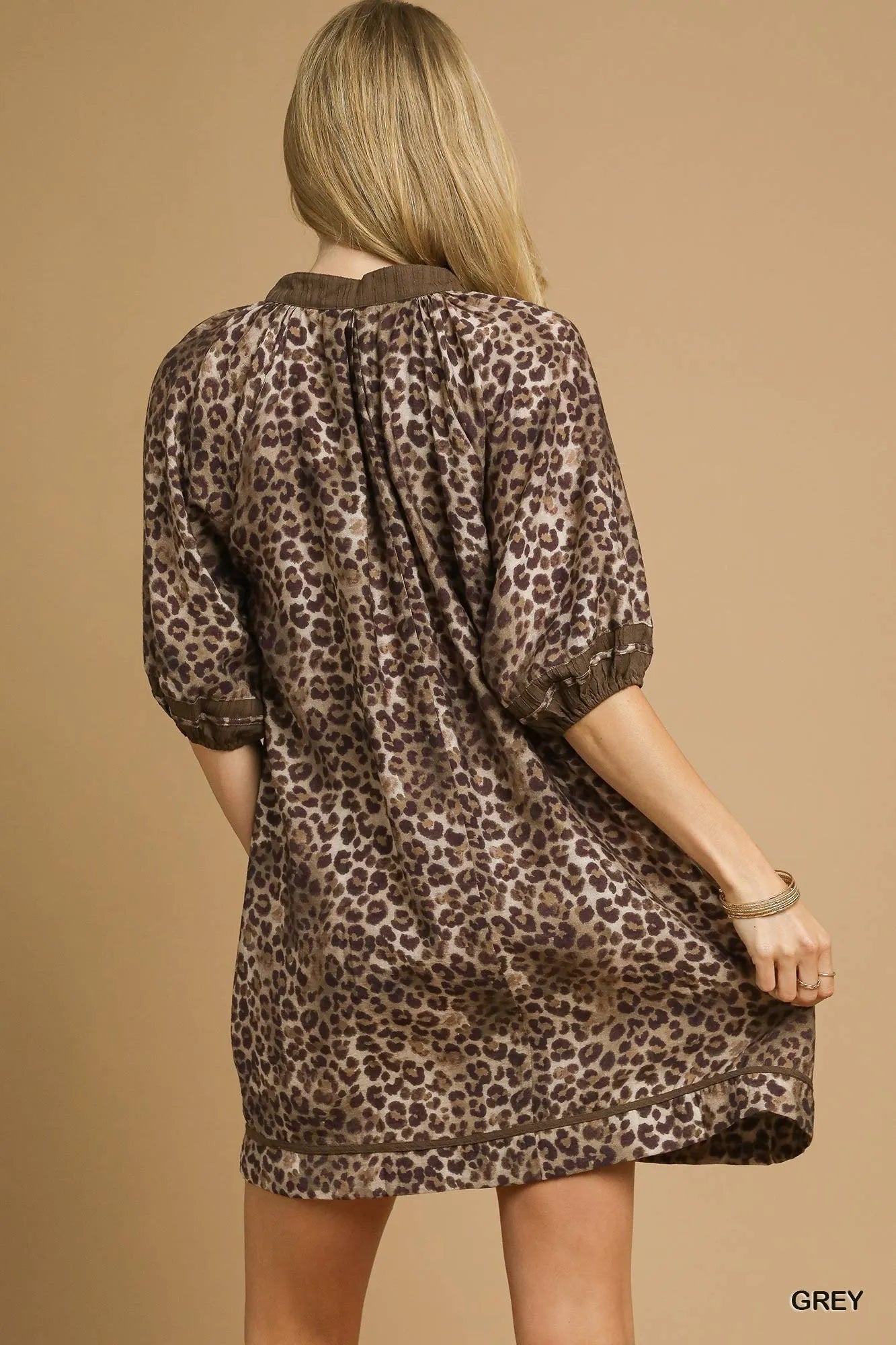 Leopard Print Mini Dress with Contrast Trim – Bold Chic Statement