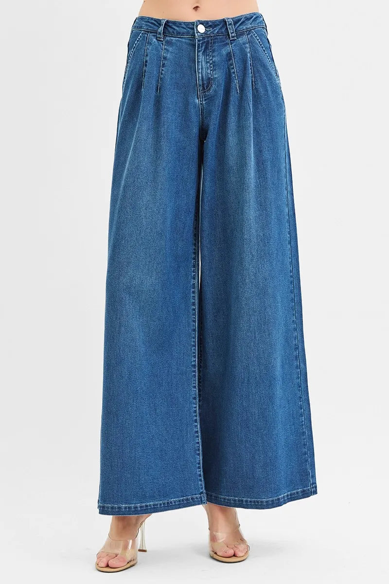 High-Waisted Pleated Wide-Leg Jeans – Medium Wash Palazzo Denim