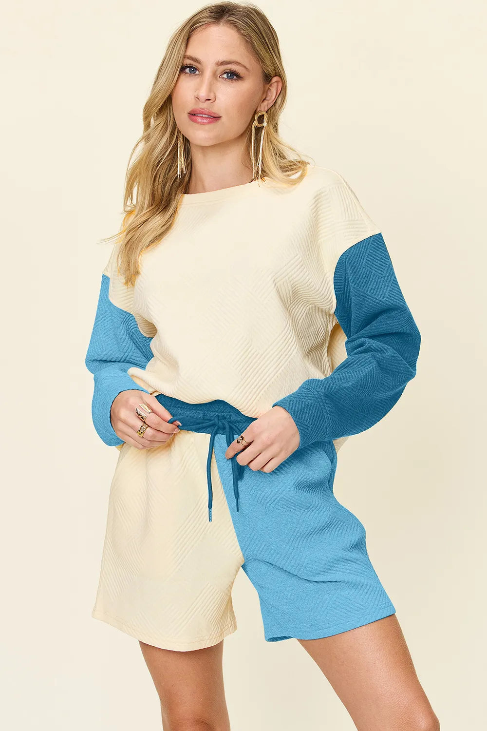 Contrast Drop Shoulder Top & Shorts Set – Trendy, Comfy & Versatile