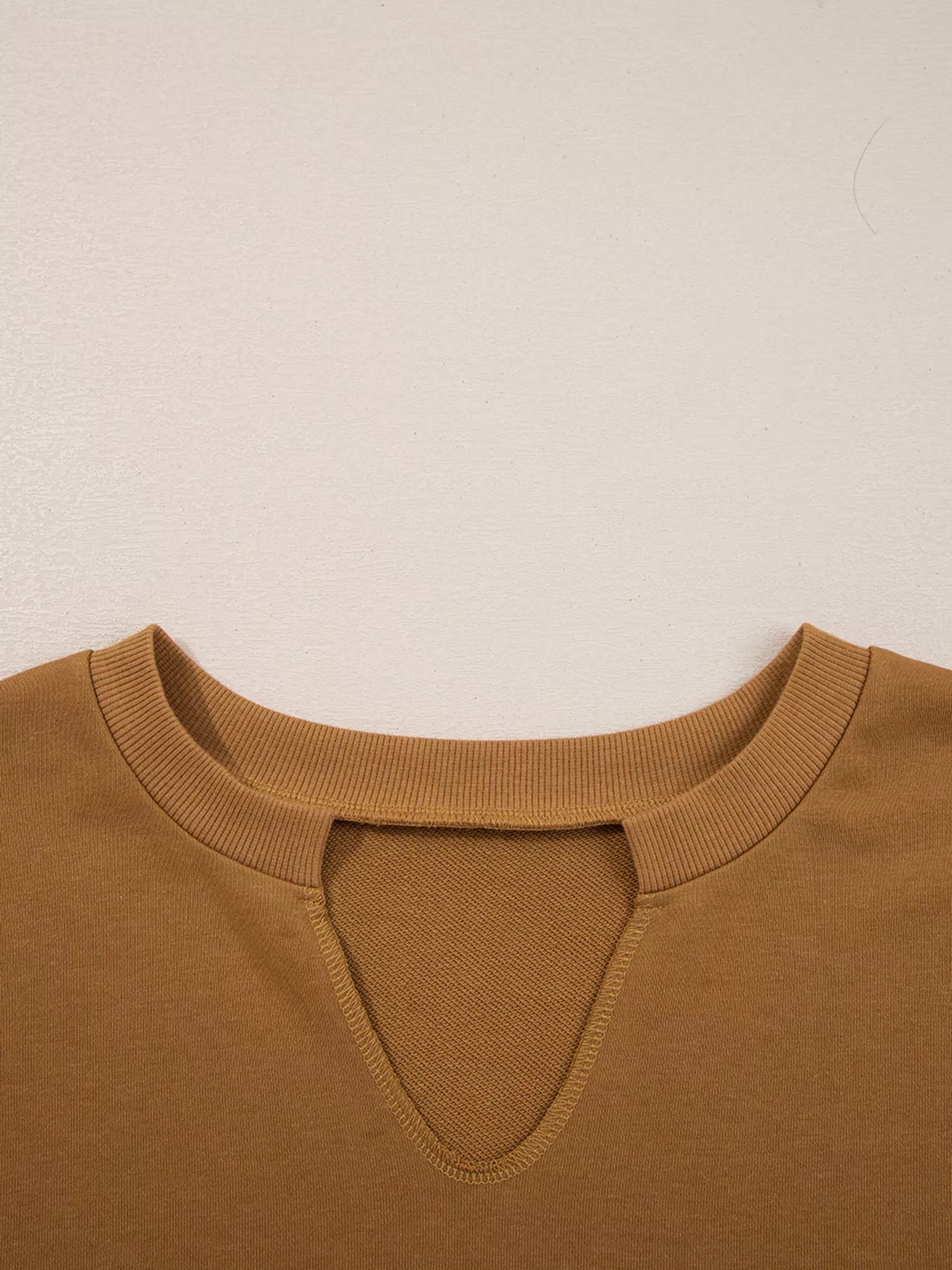 Oversized Textured Split Neck High Low Sweatshirt – Casual & Cozy