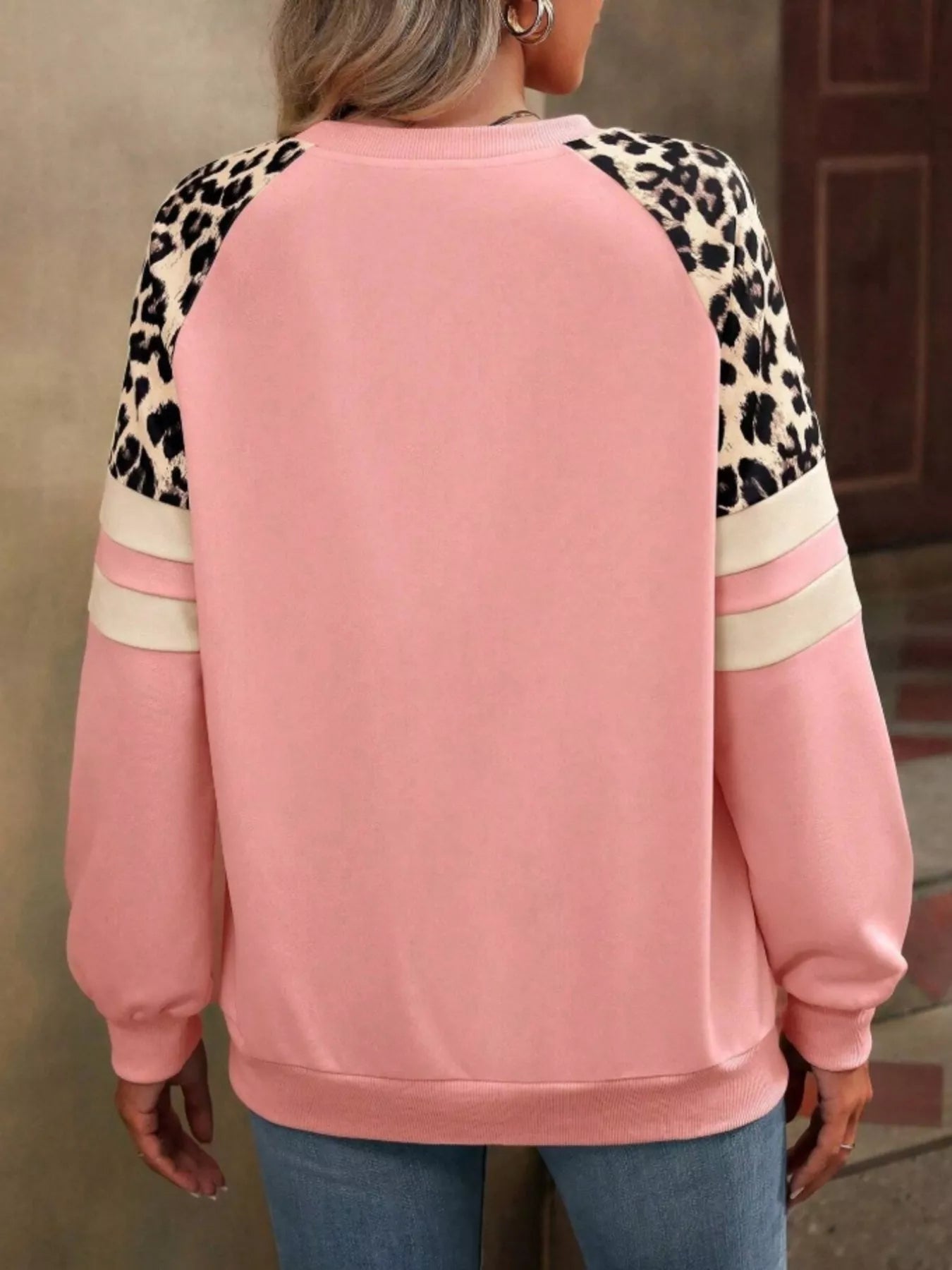 Leopard Round Neck Raglan Sleeve Sweatshirt – Trendy Casual Style