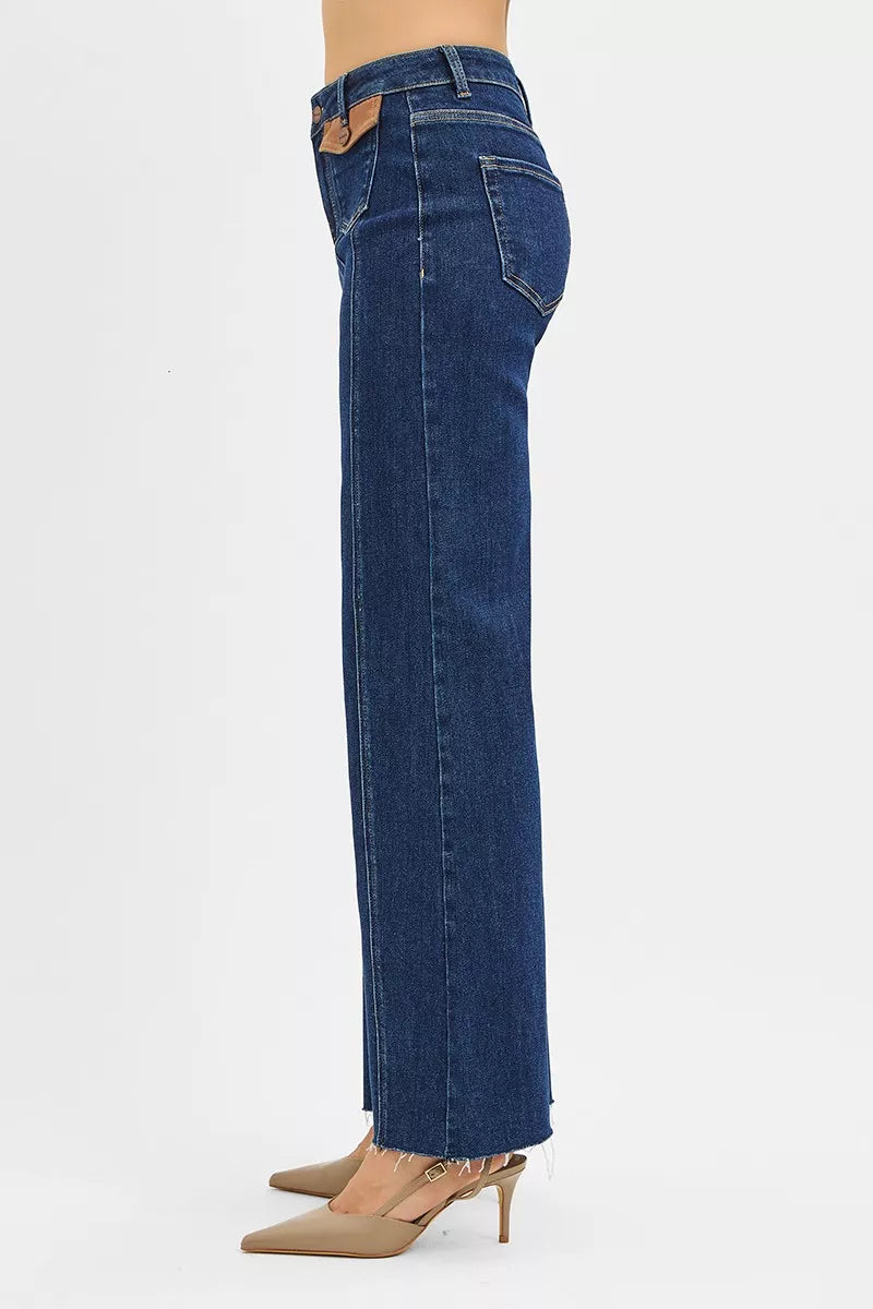 High-rise wide flare jeans, blue denim, belt loops, side seam detail