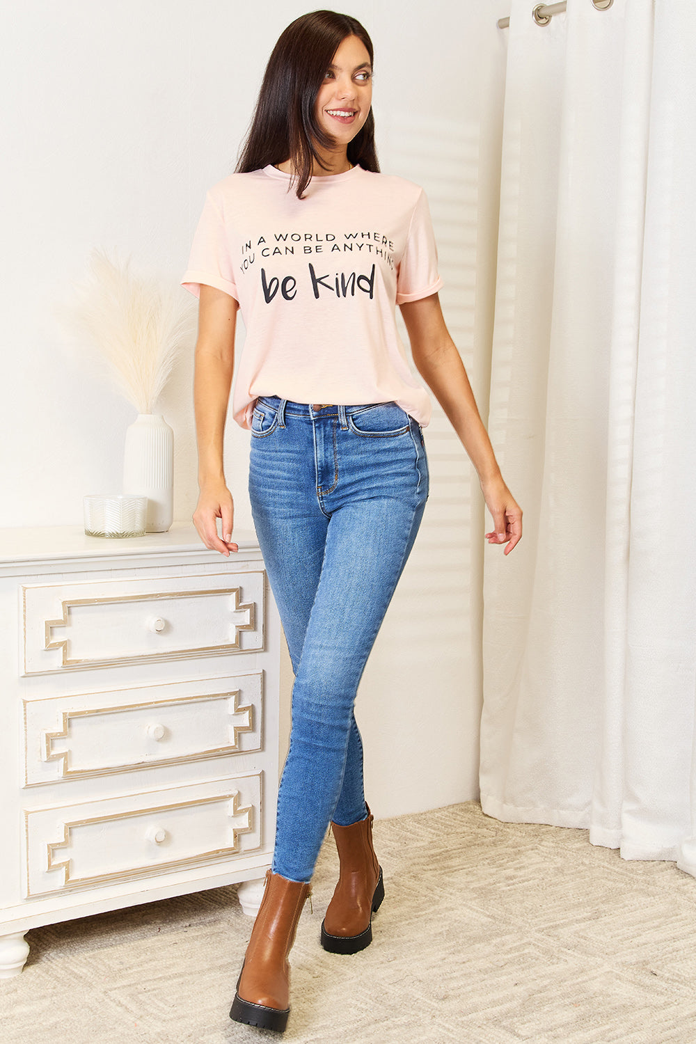 Slogan Graphic Cuffed T-Shirt – Trendy Statement Tee for Women