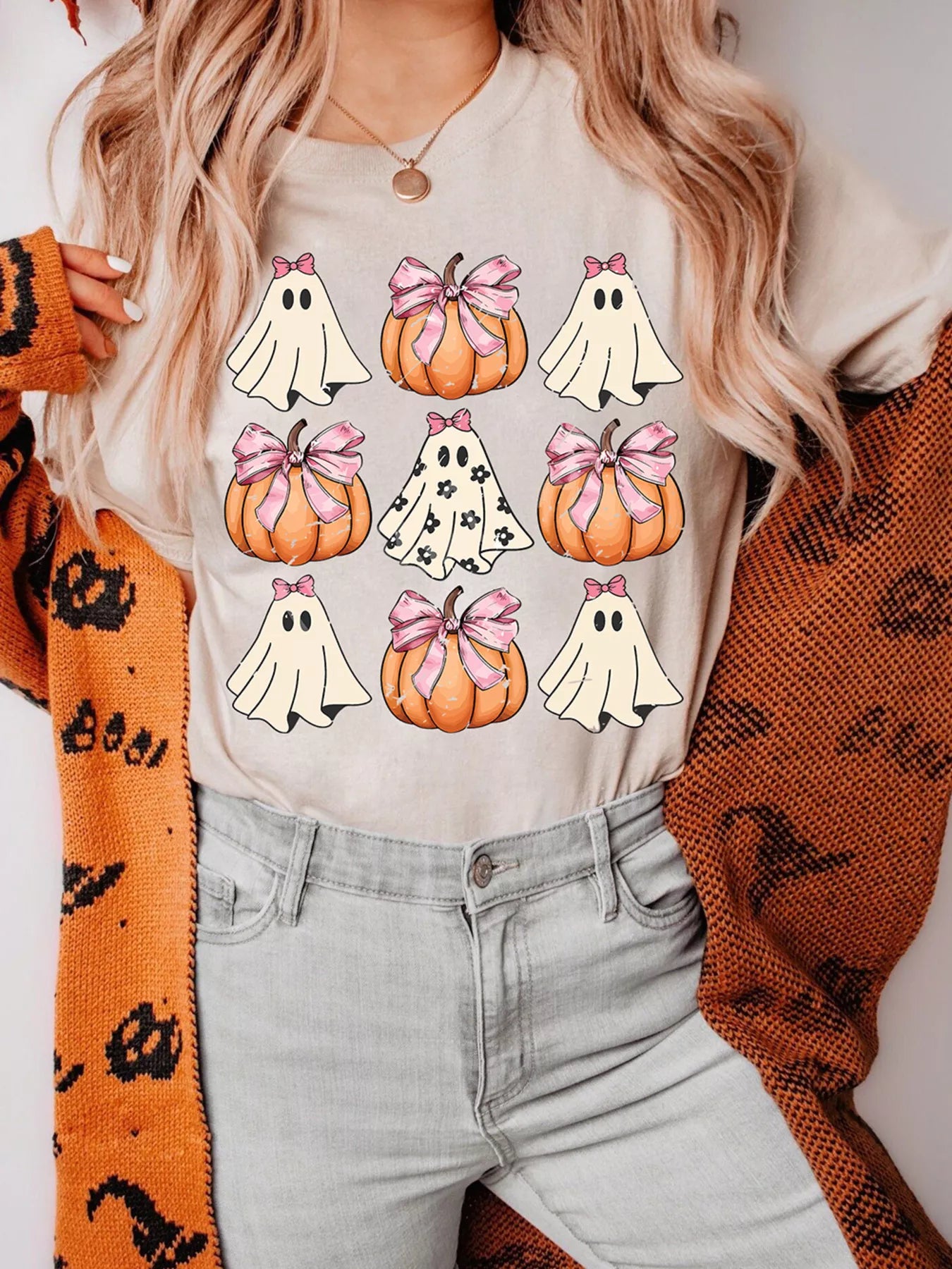 Halloween Ghost Pumpkin Graphic T-Shirt with Bowknot – Festive Tee
