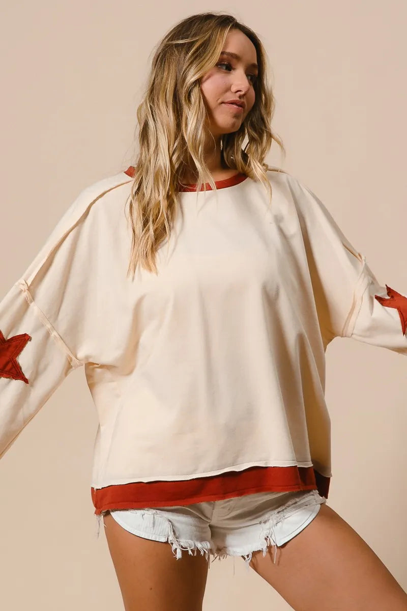 Oversized Cream Sweatshirt with Red Star Graphics – Casual Streetwear