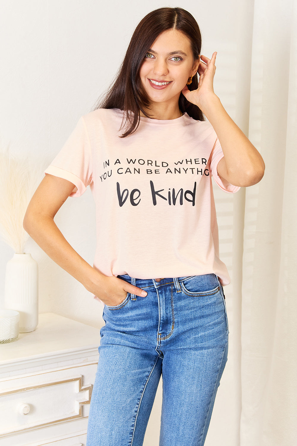 Slogan Graphic Cuffed T-Shirt – Trendy Statement Tee for Women