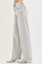 Light grey baggy jeans with stitched side seam, back pocket, wide leg