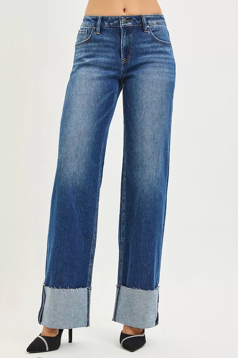 Women’s mid-rise wide-leg jeans in dark blue denim with straight wide legs