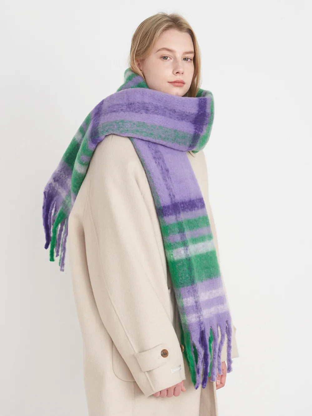 Fringe Plaid Polyester Scarf – Cozy Classic Winter Wrap