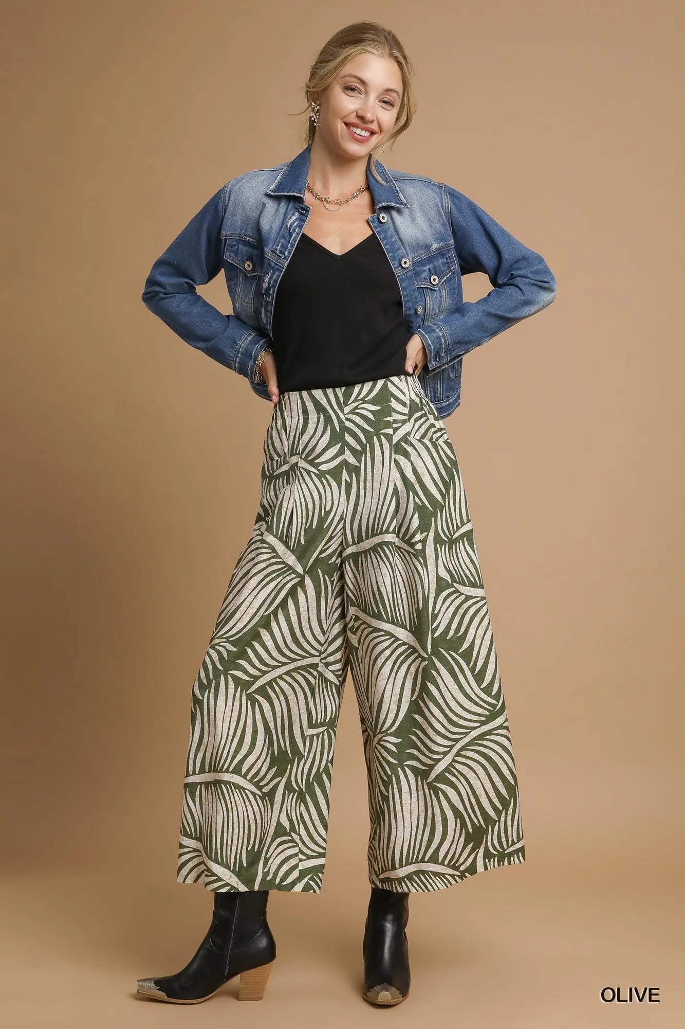 Tropical Palm Leaf Culotte Pants – Wide-Leg & Breezy Summer Style