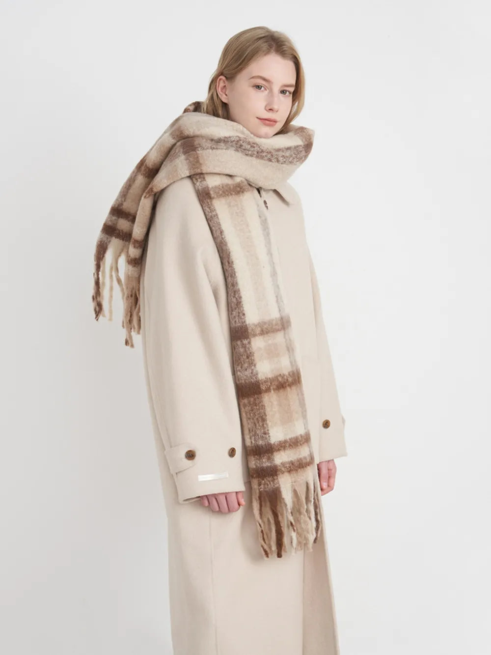 Fringe Plaid Polyester Scarf – Cozy Classic Winter Wrap