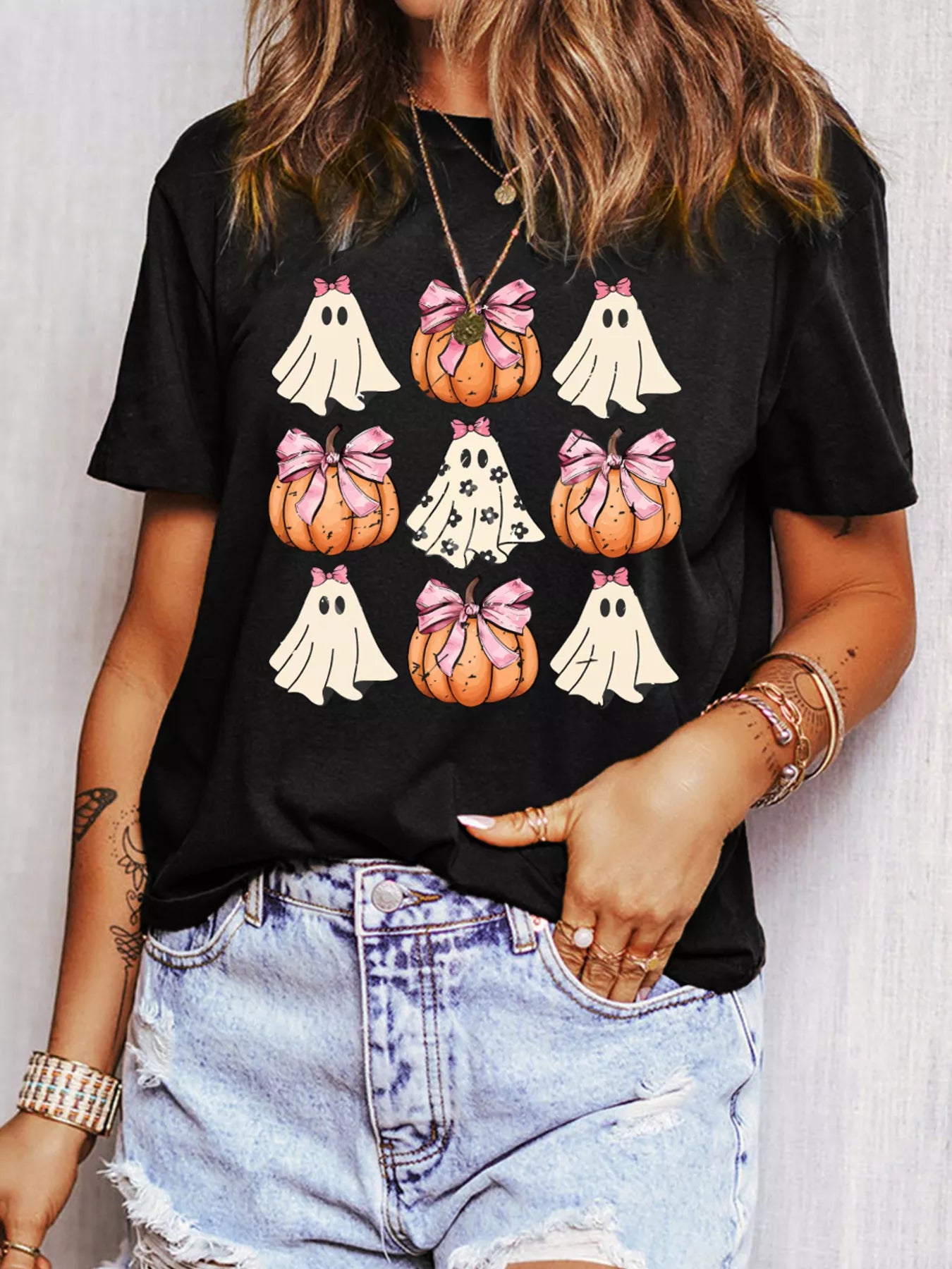 Halloween Ghost Pumpkin Graphic T-Shirt with Bowknot – Festive Tee