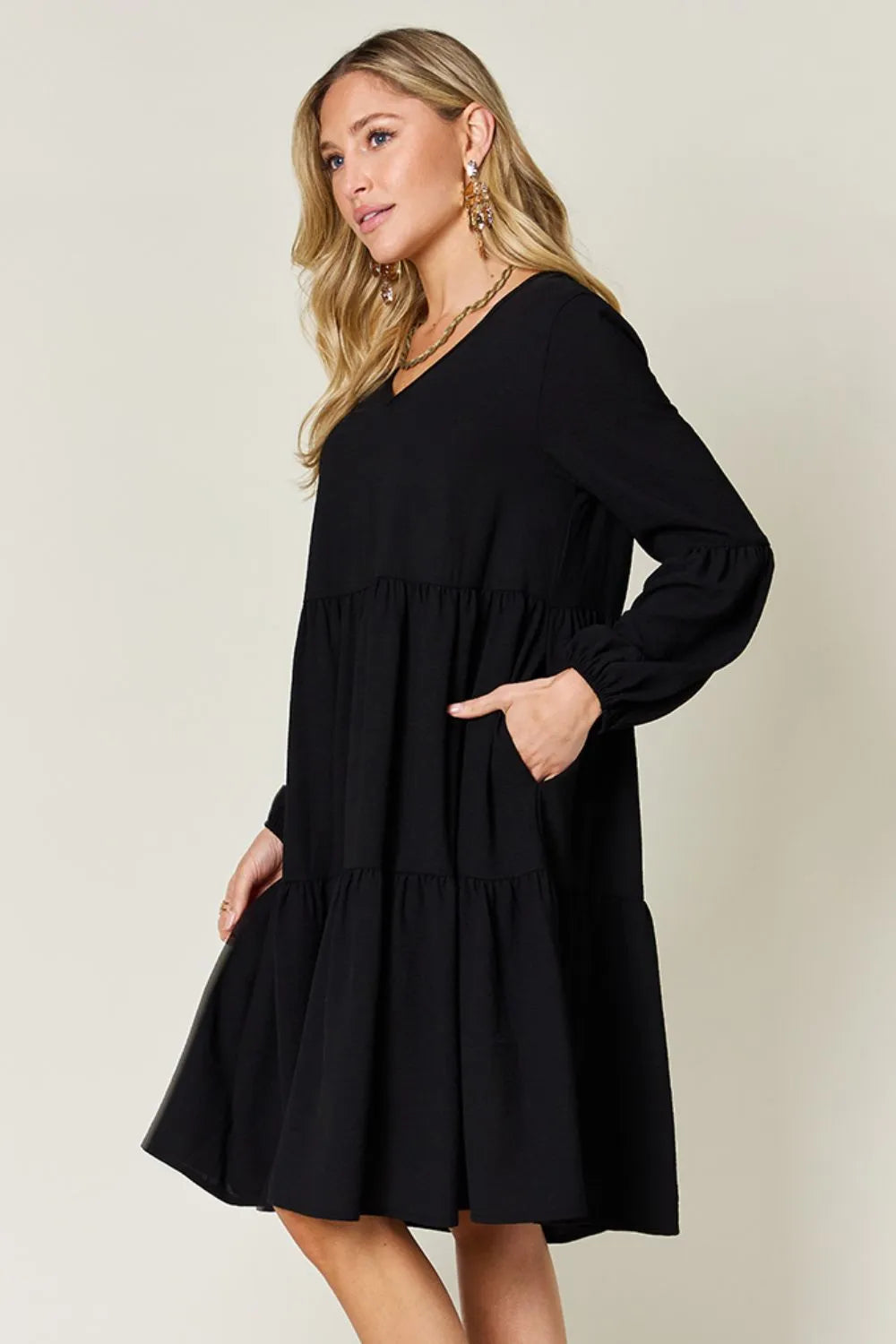 V-Neck Balloon Sleeve Tiered Dress – Flowy, Chic & With Pockets
