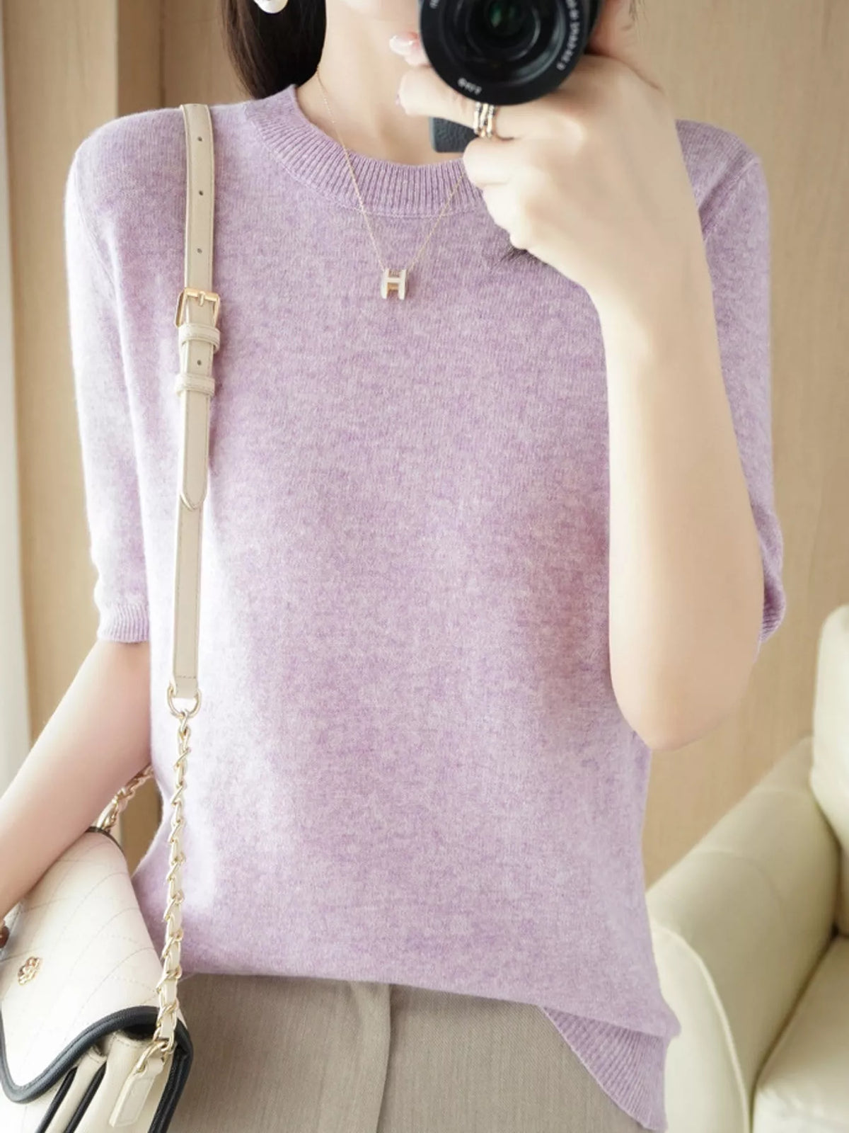 Dusty lavender round-neck short-sleeve knit sweater with ribbed cuffs