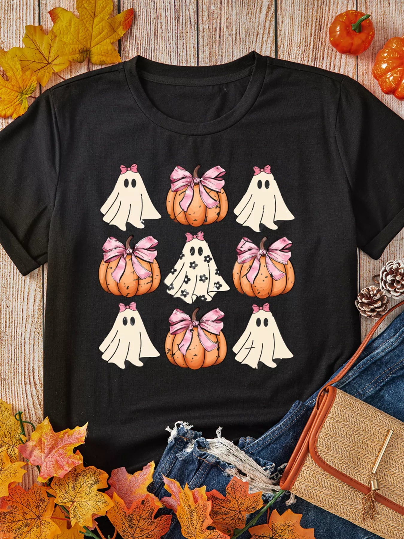 Halloween Ghost Pumpkin Graphic T-Shirt with Bowknot – Festive Tee