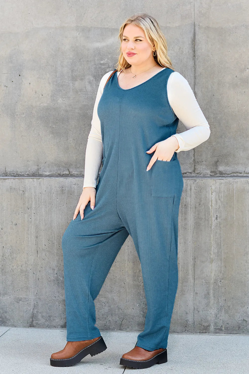 Sleeveless Straight Jumpsuit – Chic, Minimal & Perfect for Any Occasion