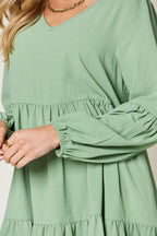 V-Neck Balloon Sleeve Tiered Dress – Flowy, Chic & With Pockets