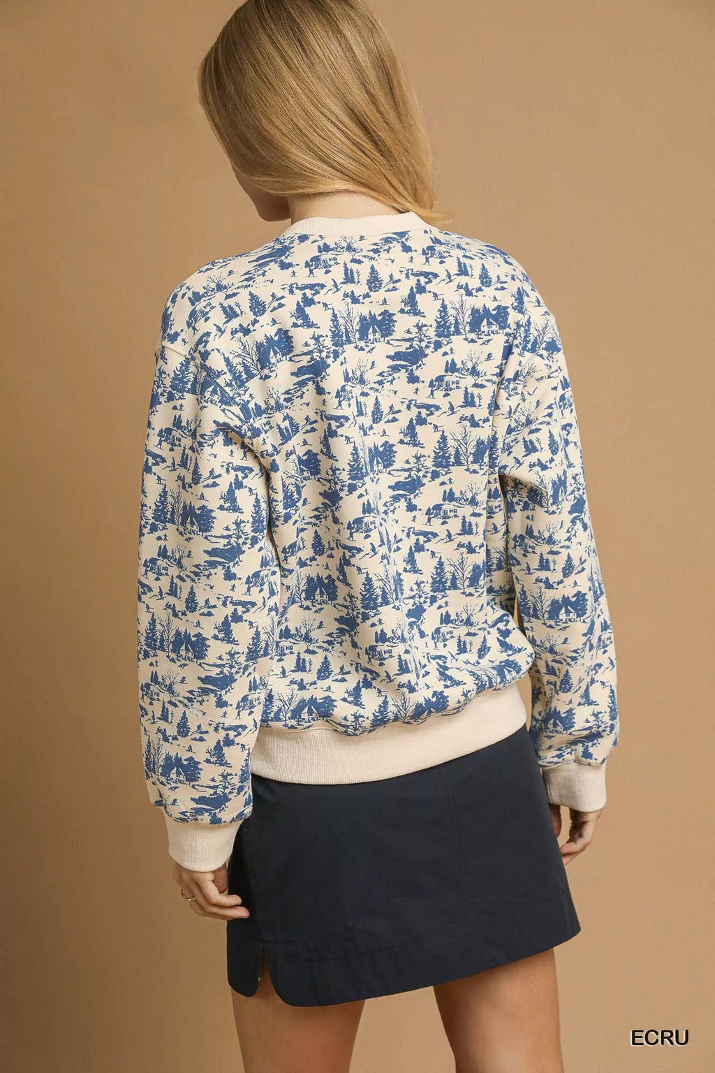 Scenic Print Cropped Sweatshirt – Trendy Casual Pullover