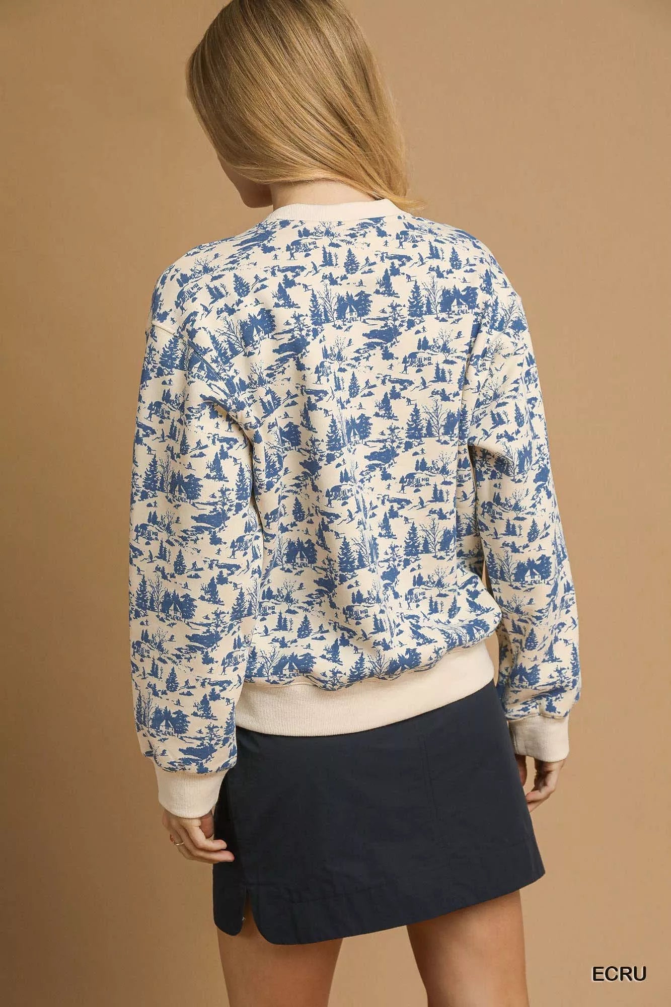 Scenic Print Cropped Sweatshirt – Trendy Casual Pullover