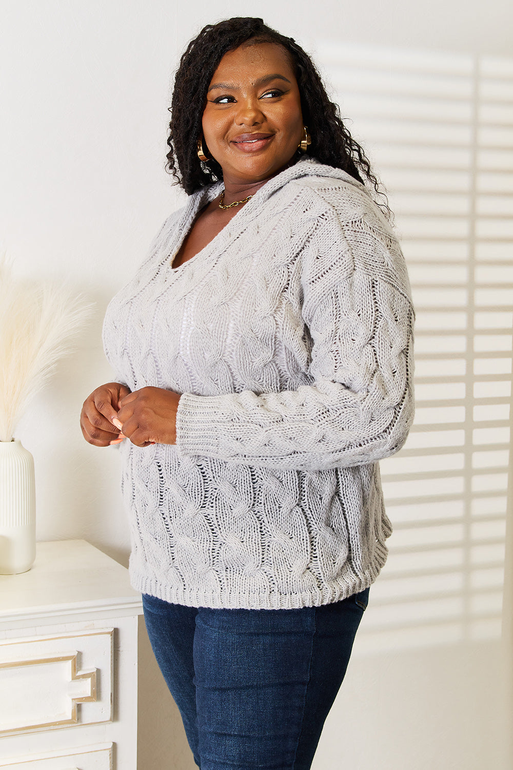 Cable-Knit Hooded Sweater – Cozy, Classic & Perfect for Winter