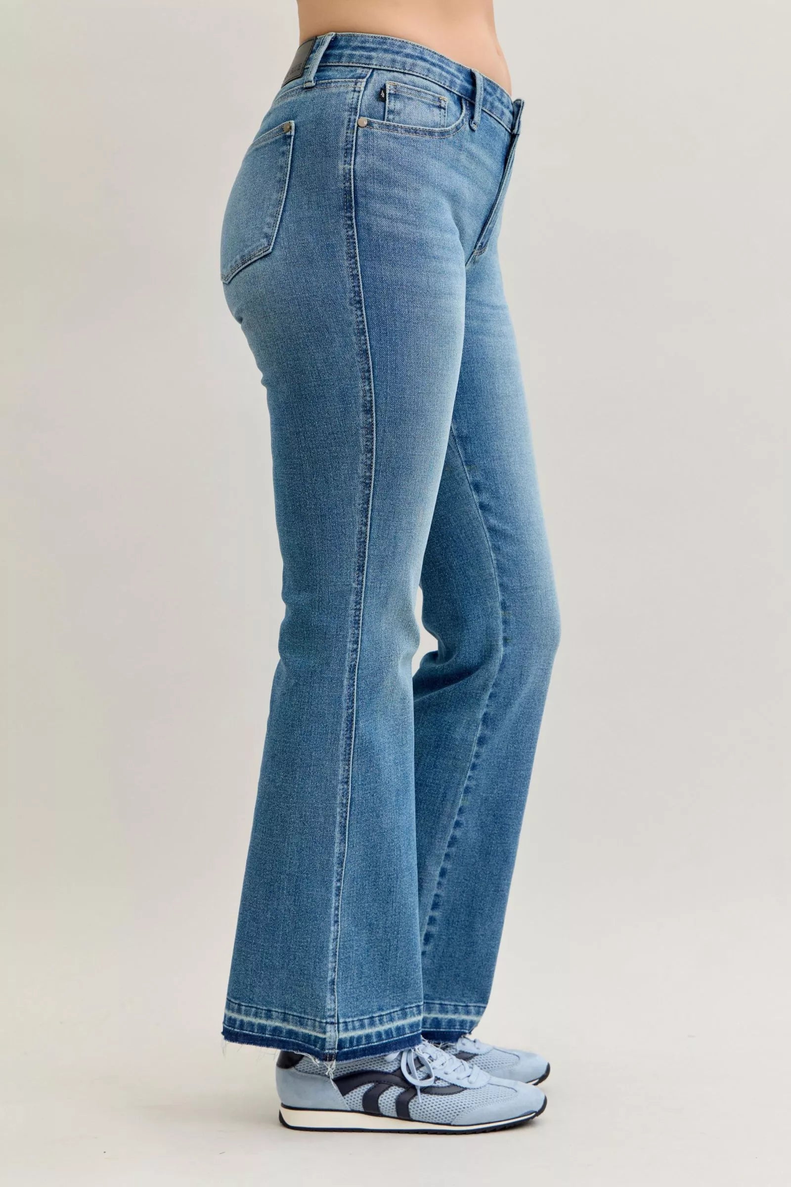 Judy Blue Mid Rise Tummy Control Bootcut Jeans – Trendy Release Hem