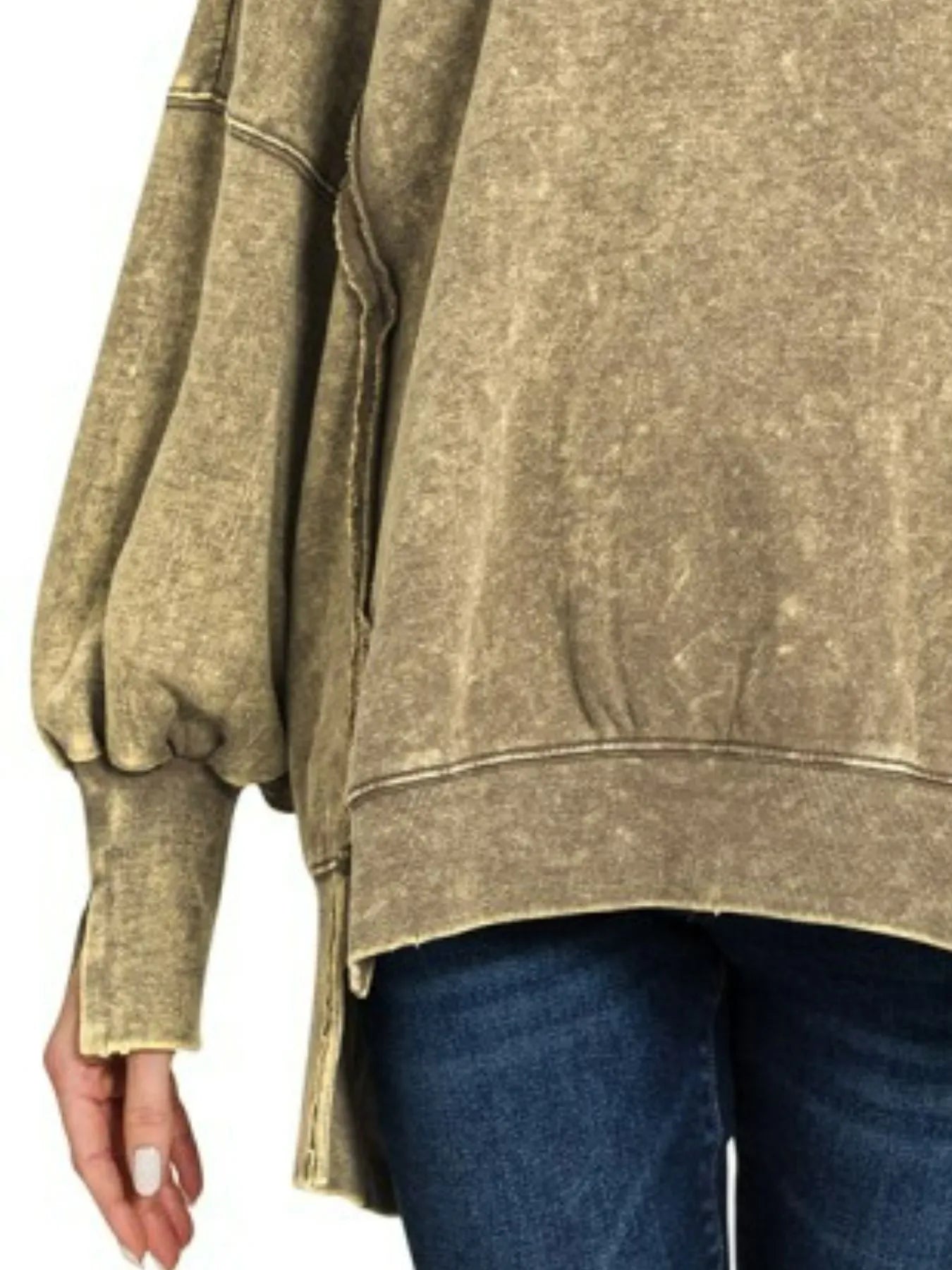 Acid Wash Sweatshirt with Exposed Seams – Trendy High-Low Hem
