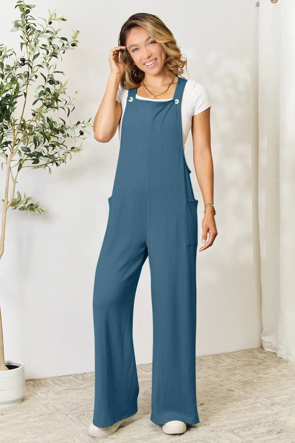 Wide Strap Overalls with Pockets – Relaxed Fit & Everyday Style