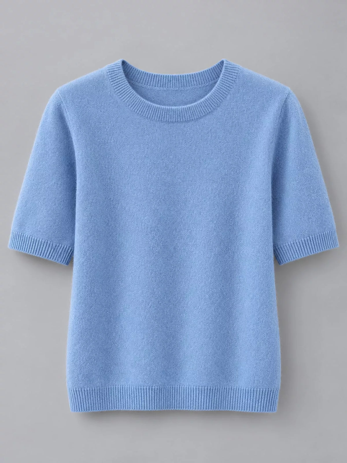Light blue round-neck short-sleeve sweater, relaxed fit with ribbed trim